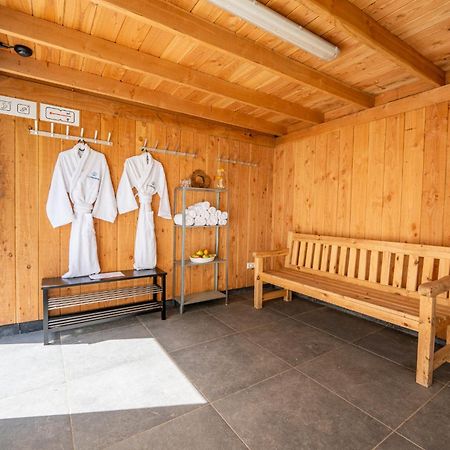 Glamping Lodge With Eco-Wellness Zeewolde Bagian luar foto