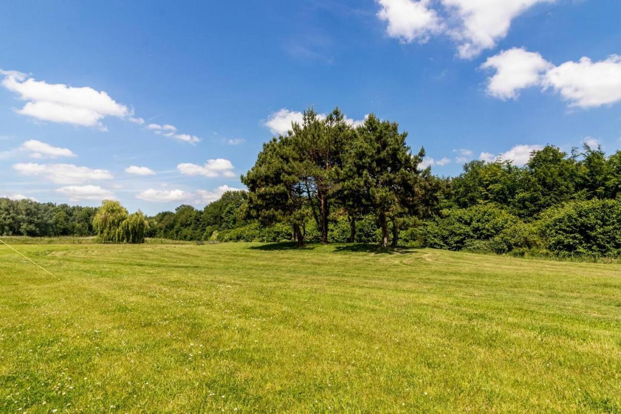 Glamping Lodge With Eco-Wellness Zeewolde Bagian luar foto