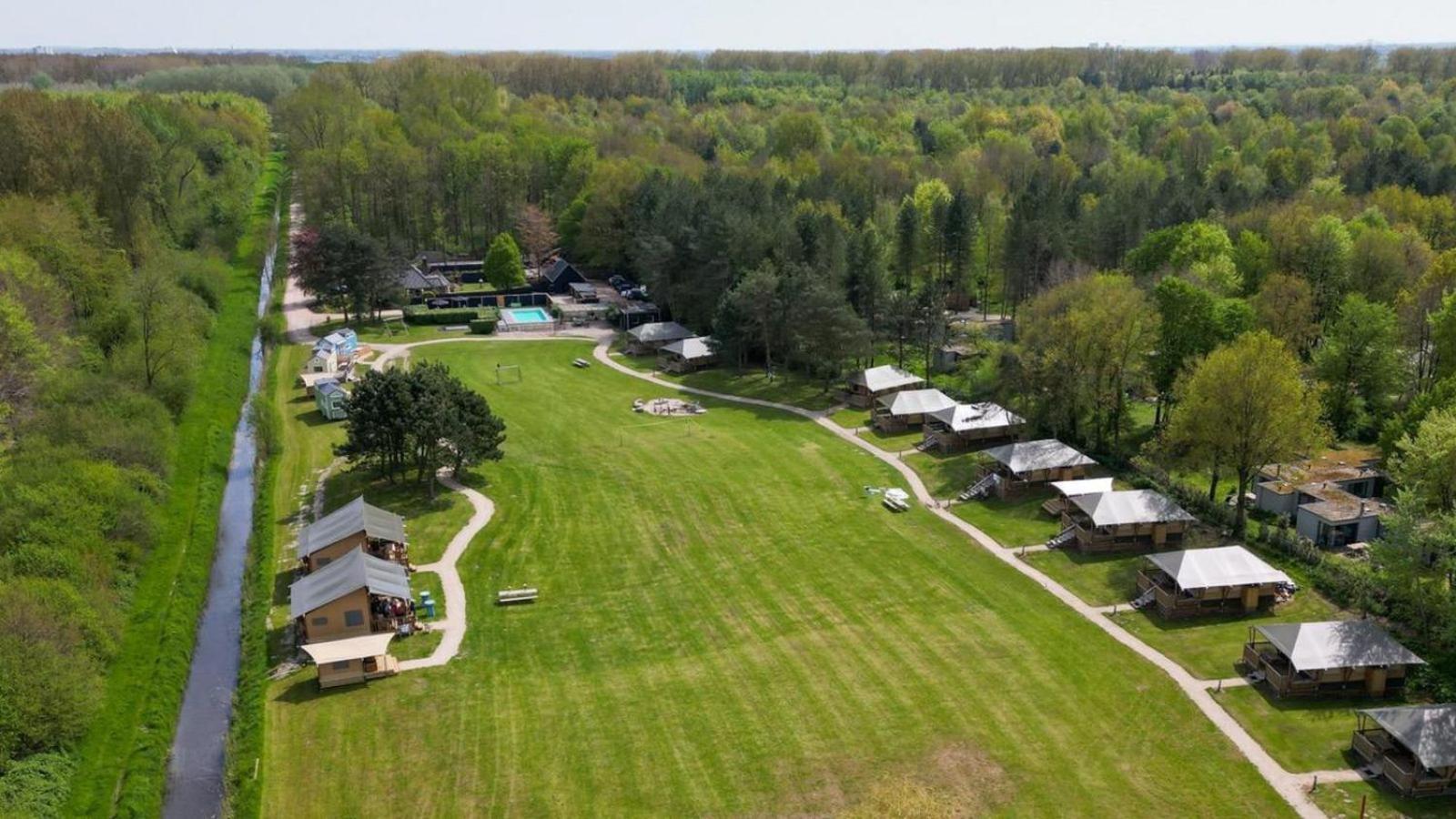 Glamping Lodge With Eco-Wellness Zeewolde Bagian luar foto
