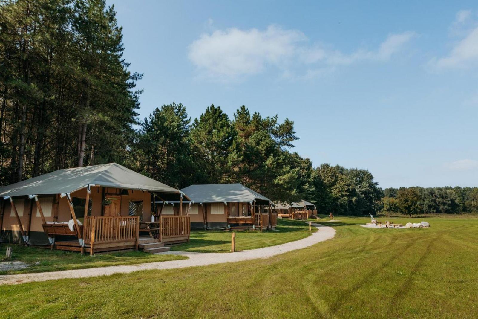 Glamping Lodge With Eco-Wellness Zeewolde Bagian luar foto