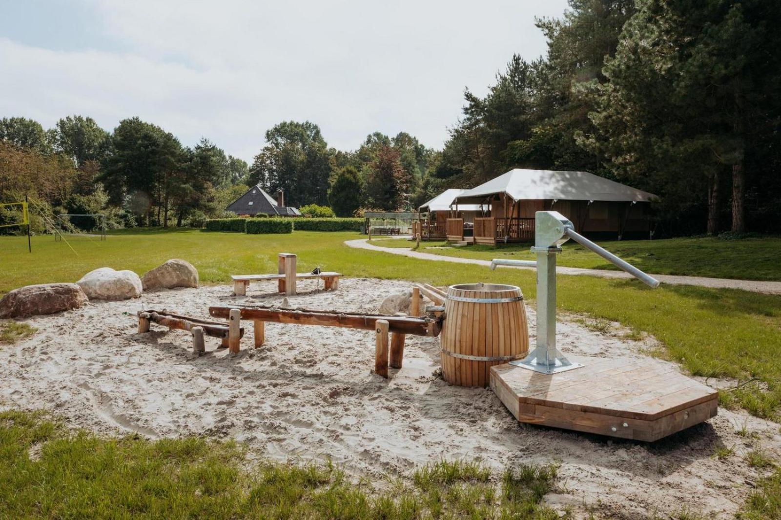 Glamping Lodge With Eco-Wellness Zeewolde Bagian luar foto